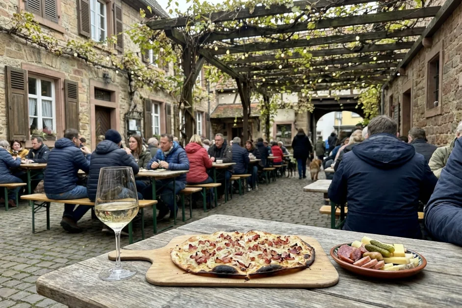 Strausswirtschaft in der Pfalz - Flammkuchen und Wein